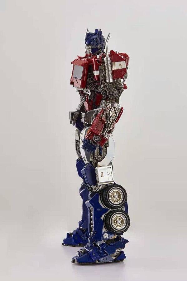 Magnificent Mecha MM 01 Optimus Prime Official Color Image  (4 of 7)